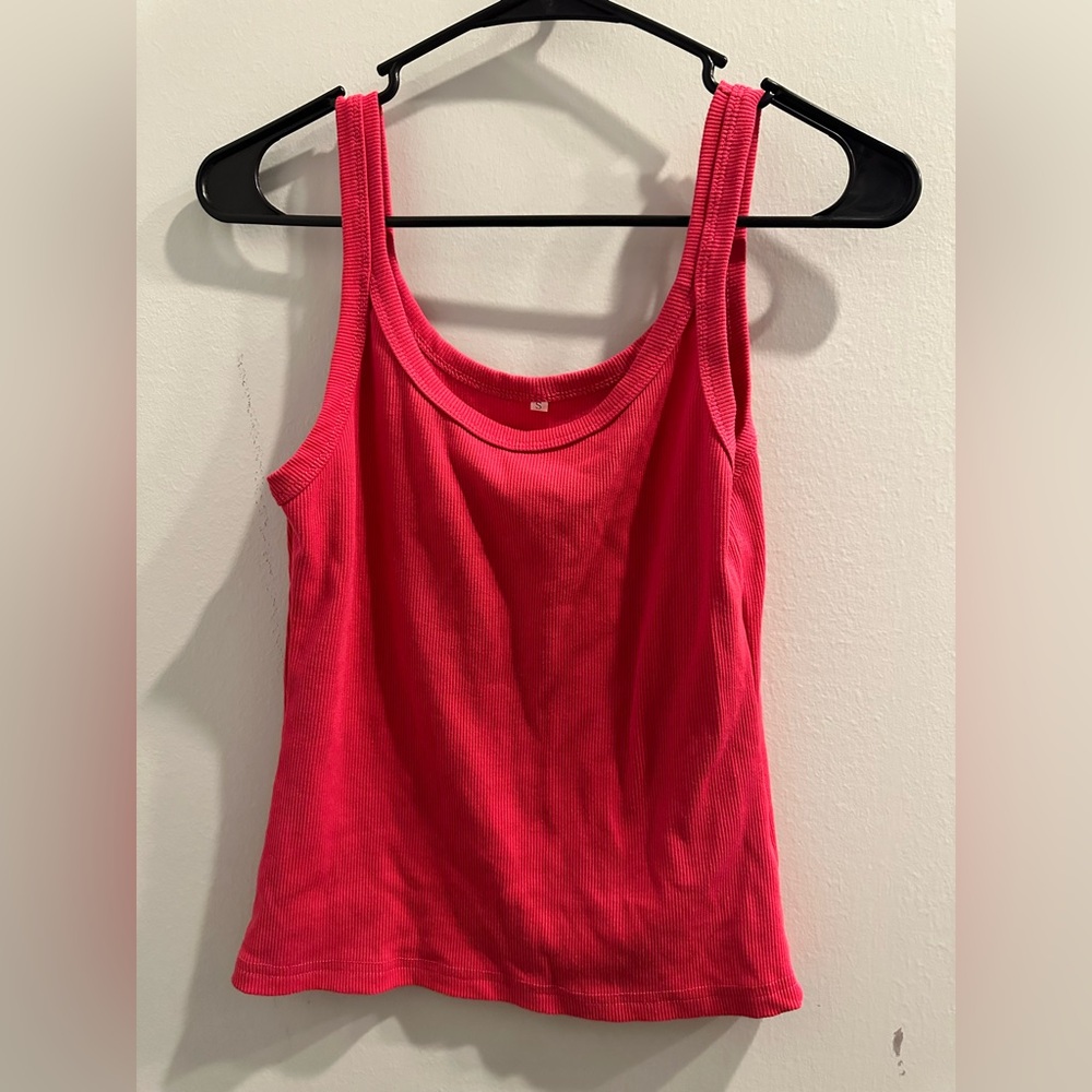 Pink tank top